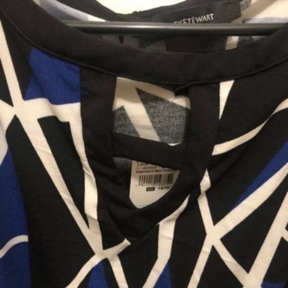 NWT Ashley Stewart Geometric Tunic Top - Picture 2 of 3